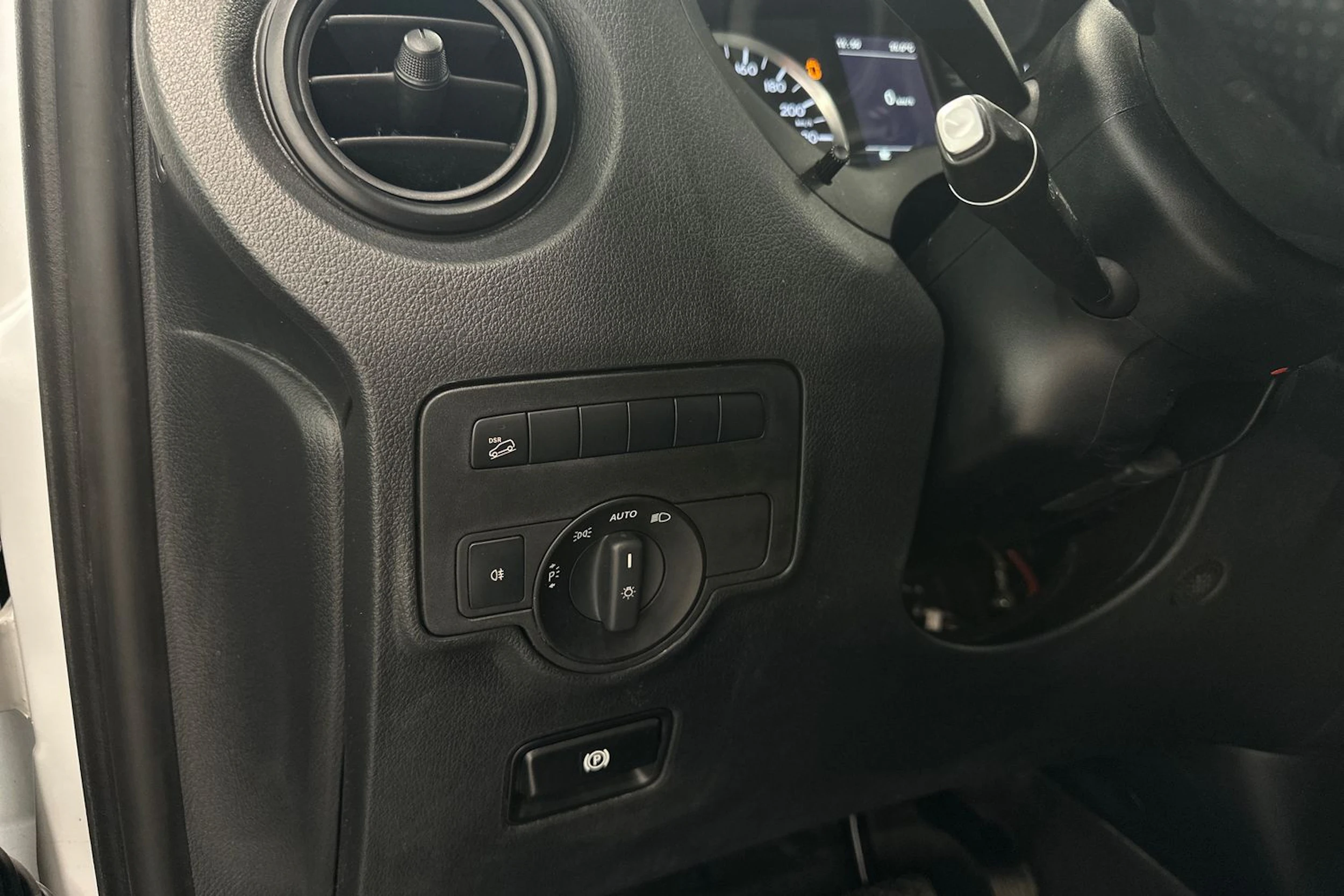 valkoinen Mercedes-Benz Vito 2017 kuva 23.
