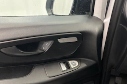 valkoinen Mercedes-Benz Vito 2017 kuva 24.