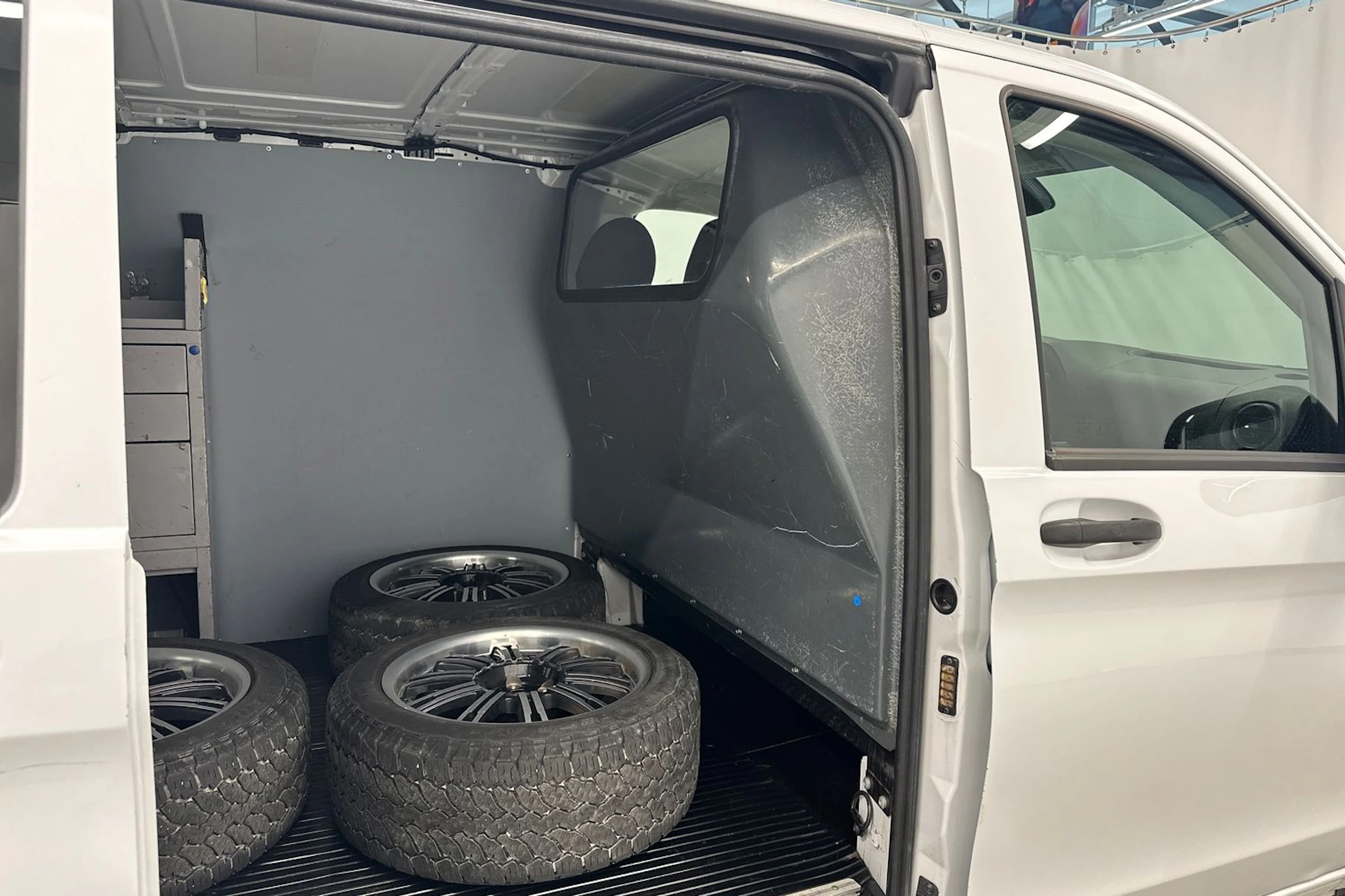 valkoinen Mercedes-Benz Vito 2017 kuva 26.