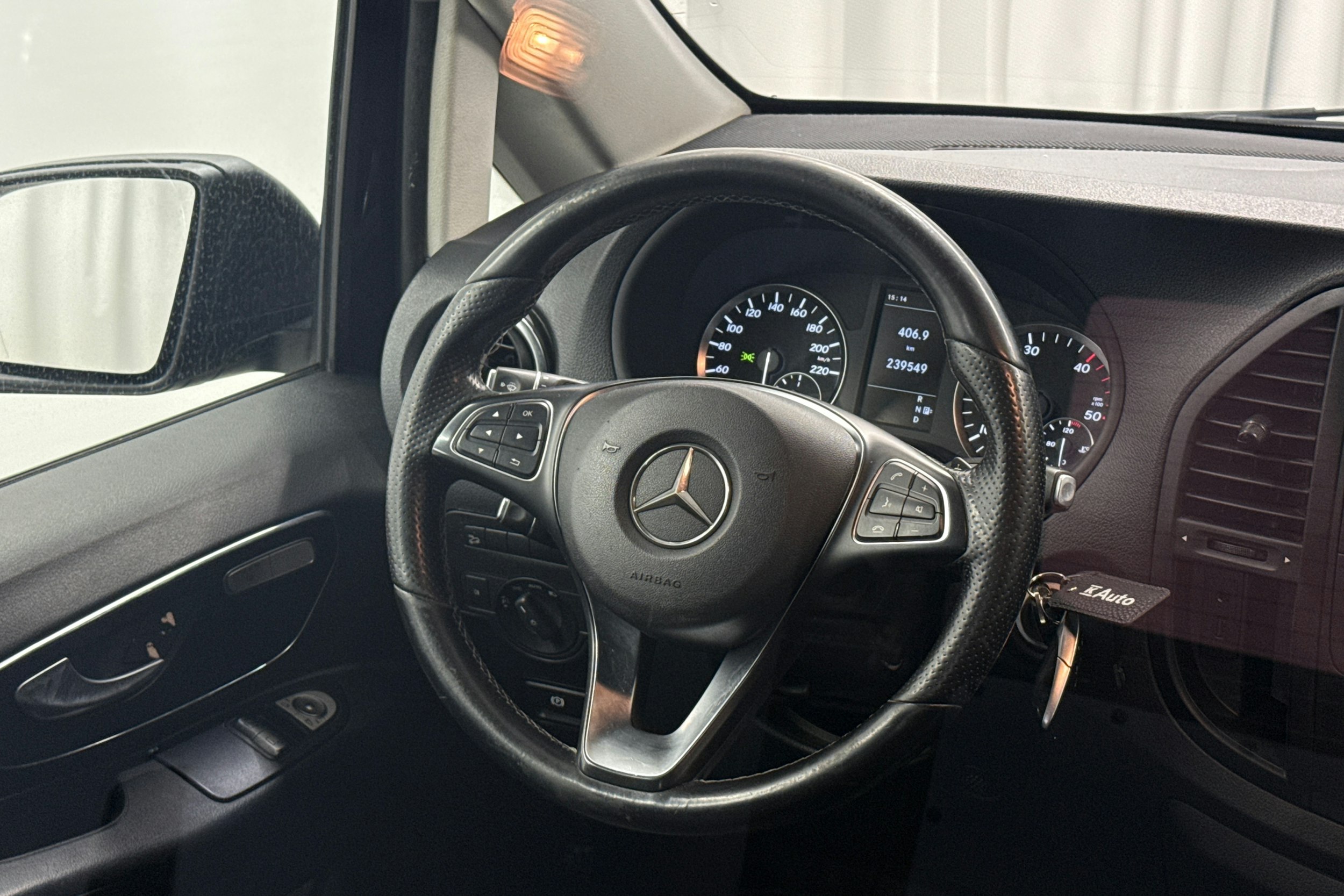 musta Mercedes-Benz Vito 2017 kuva 13.