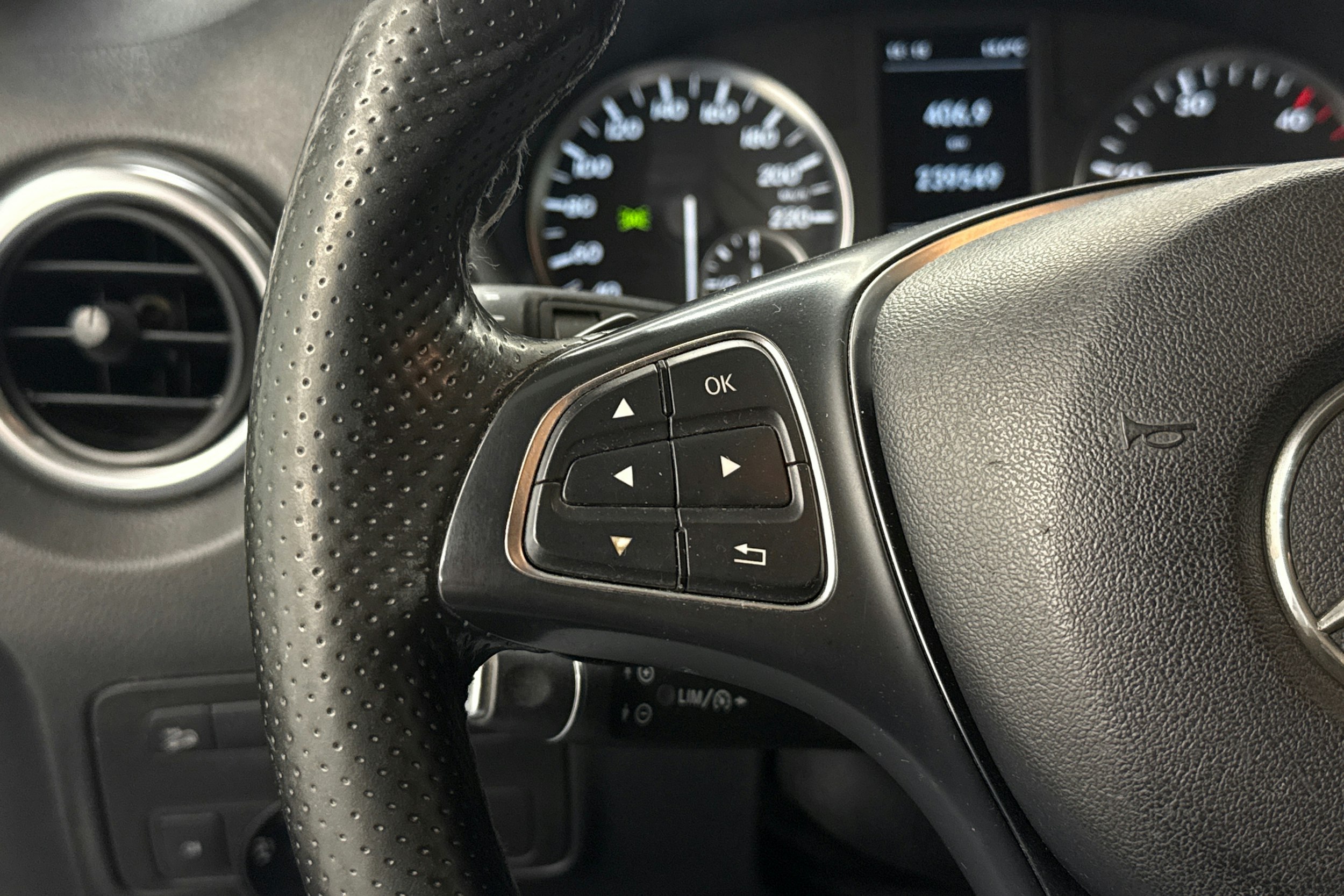 musta Mercedes-Benz Vito 2017 kuva 15.