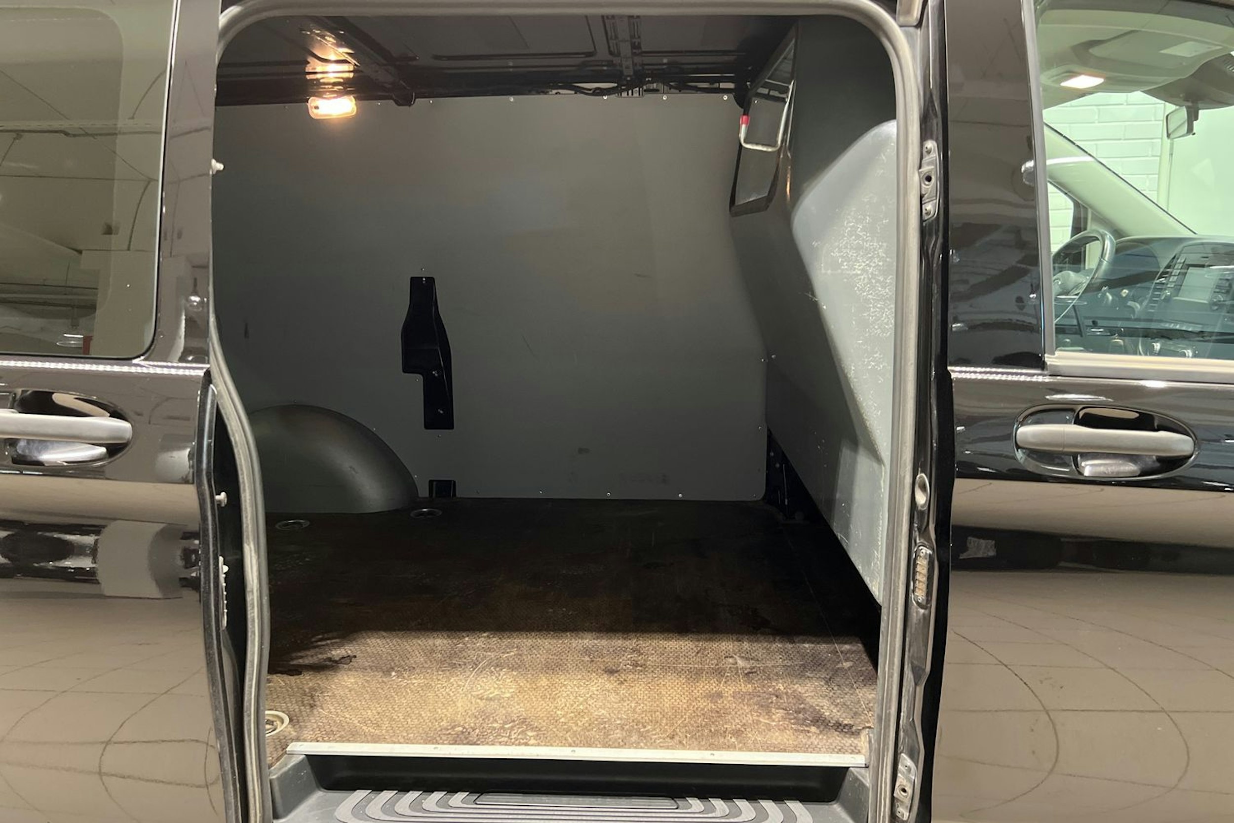 Musta Mercedes-Benz VITO 2017 kuva 17.