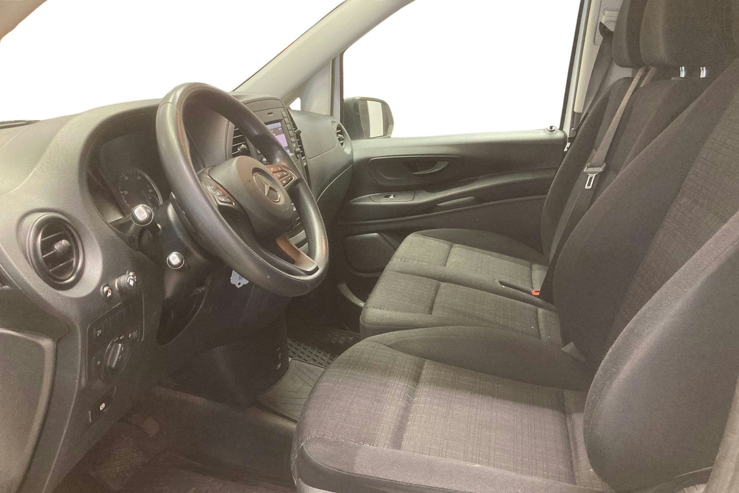 valkoinen Mercedes-Benz Vito 2017 kuva 7.