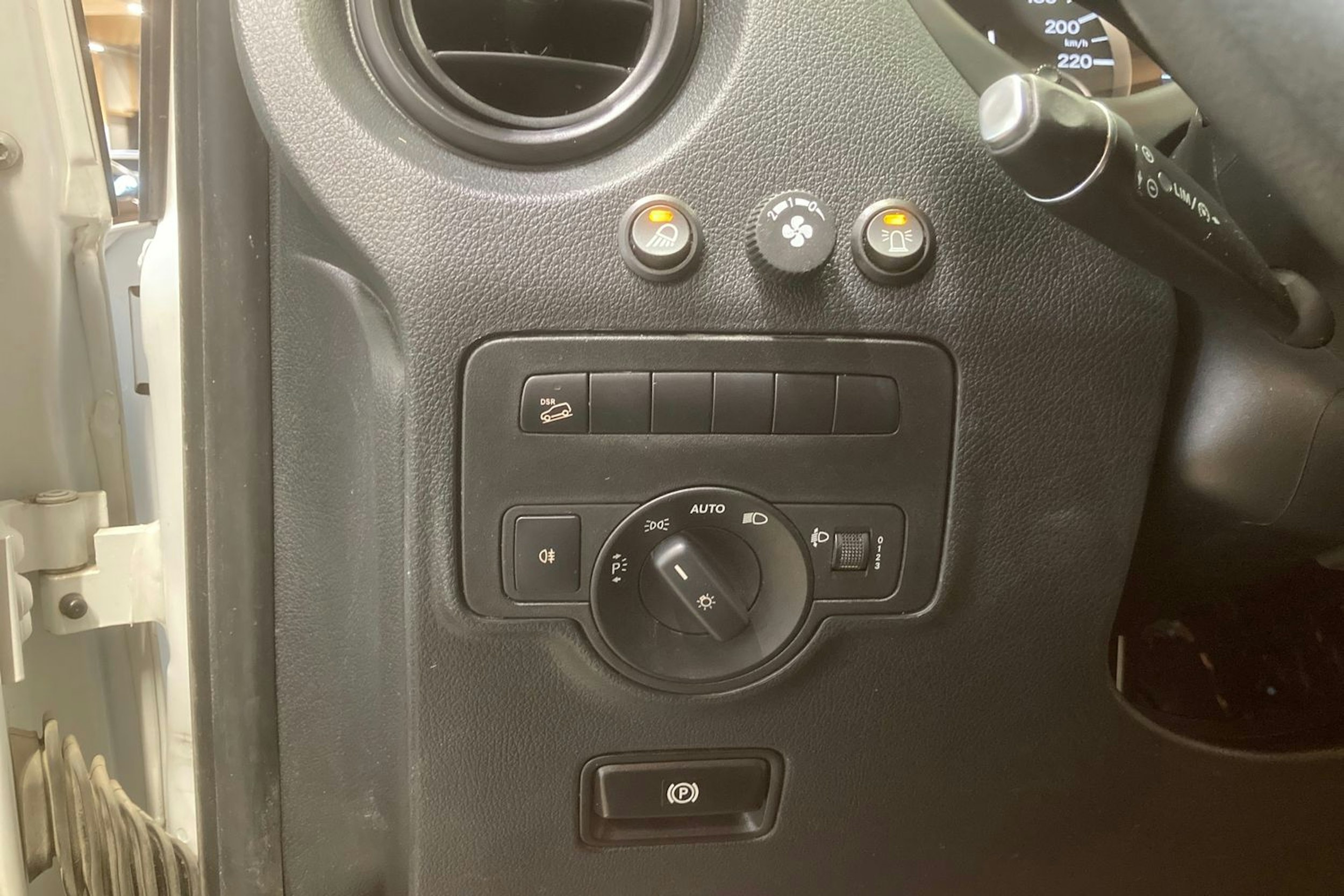 valkoinen Mercedes-Benz Vito 2017 kuva 14.