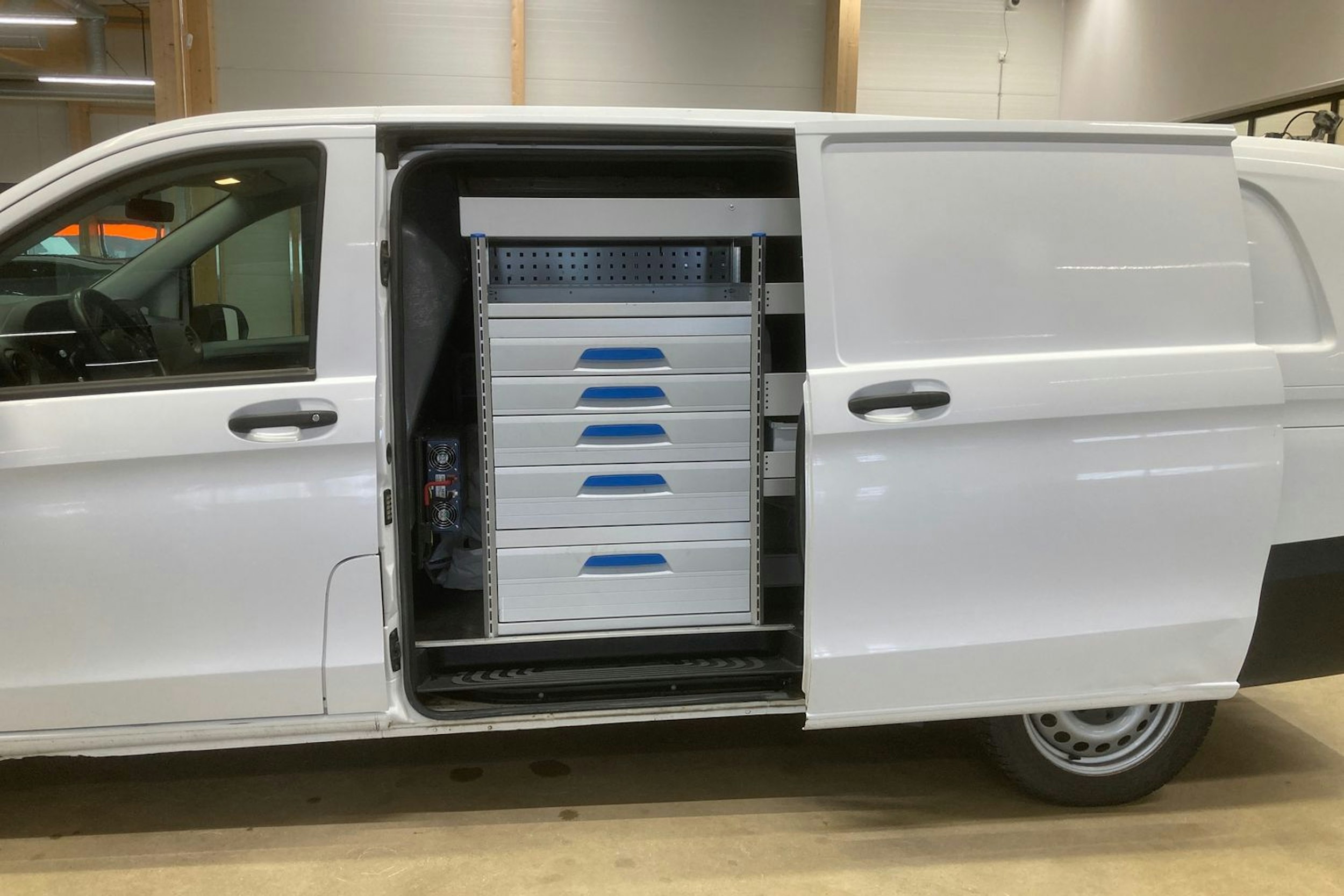 valkoinen Mercedes-Benz Vito 2017 kuva 18.
