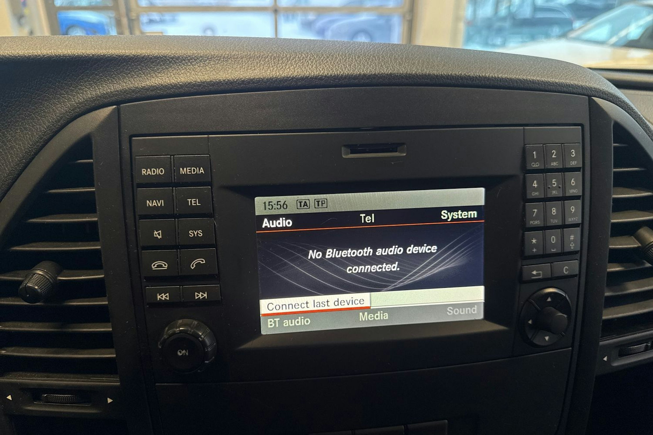 punainen Mercedes-Benz Vito 2017 kuva 22.