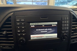 punainen Mercedes-Benz Vito 2017 kuva 22.