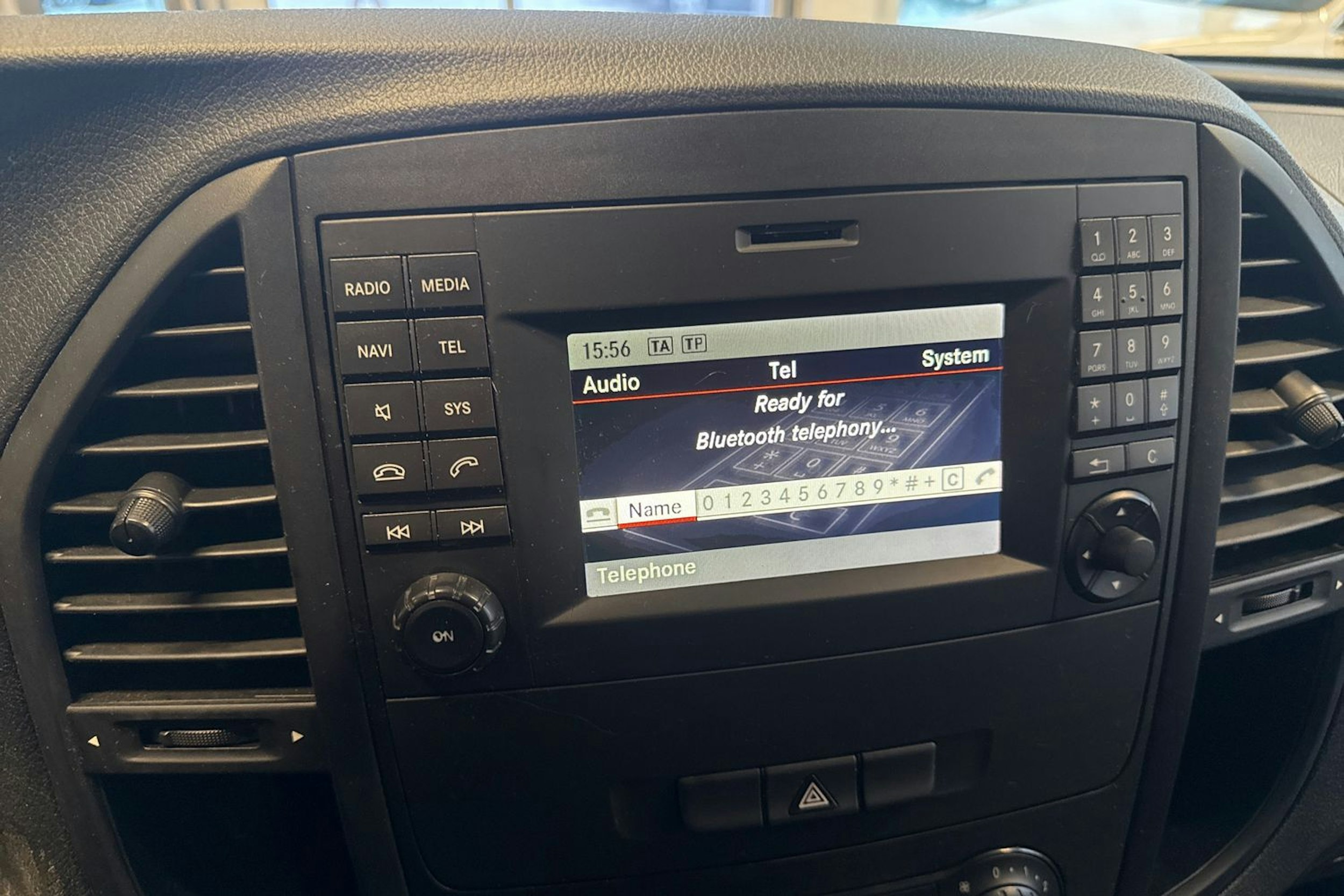 punainen Mercedes-Benz Vito 2017 kuva 23.