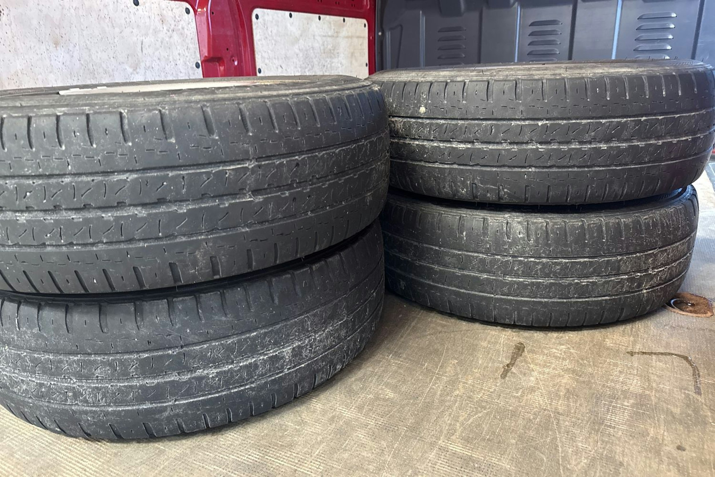 punainen Mercedes-Benz Vito 2017 kuva 31.