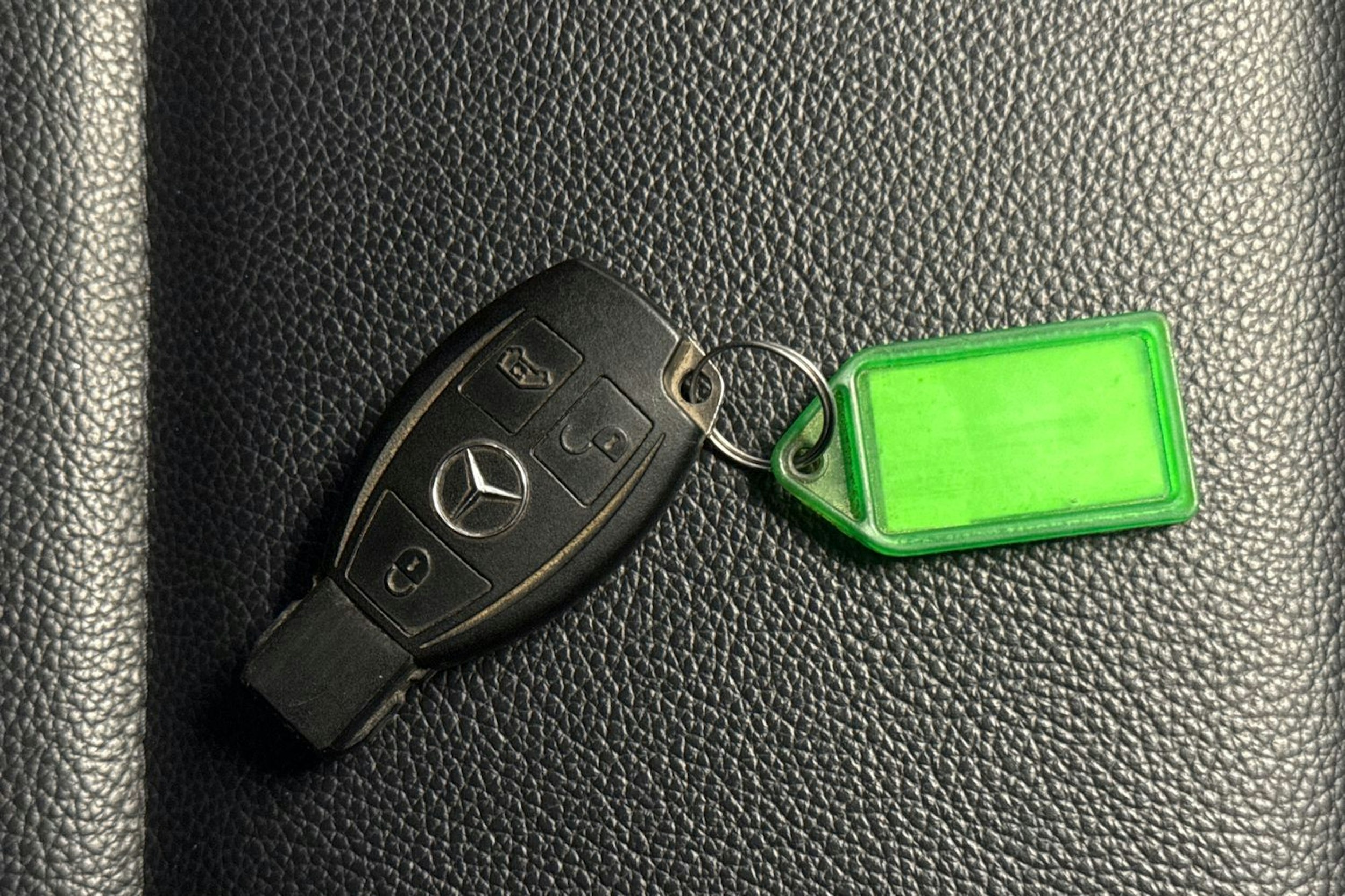 punainen Mercedes-Benz Vito 2017 kuva 33.