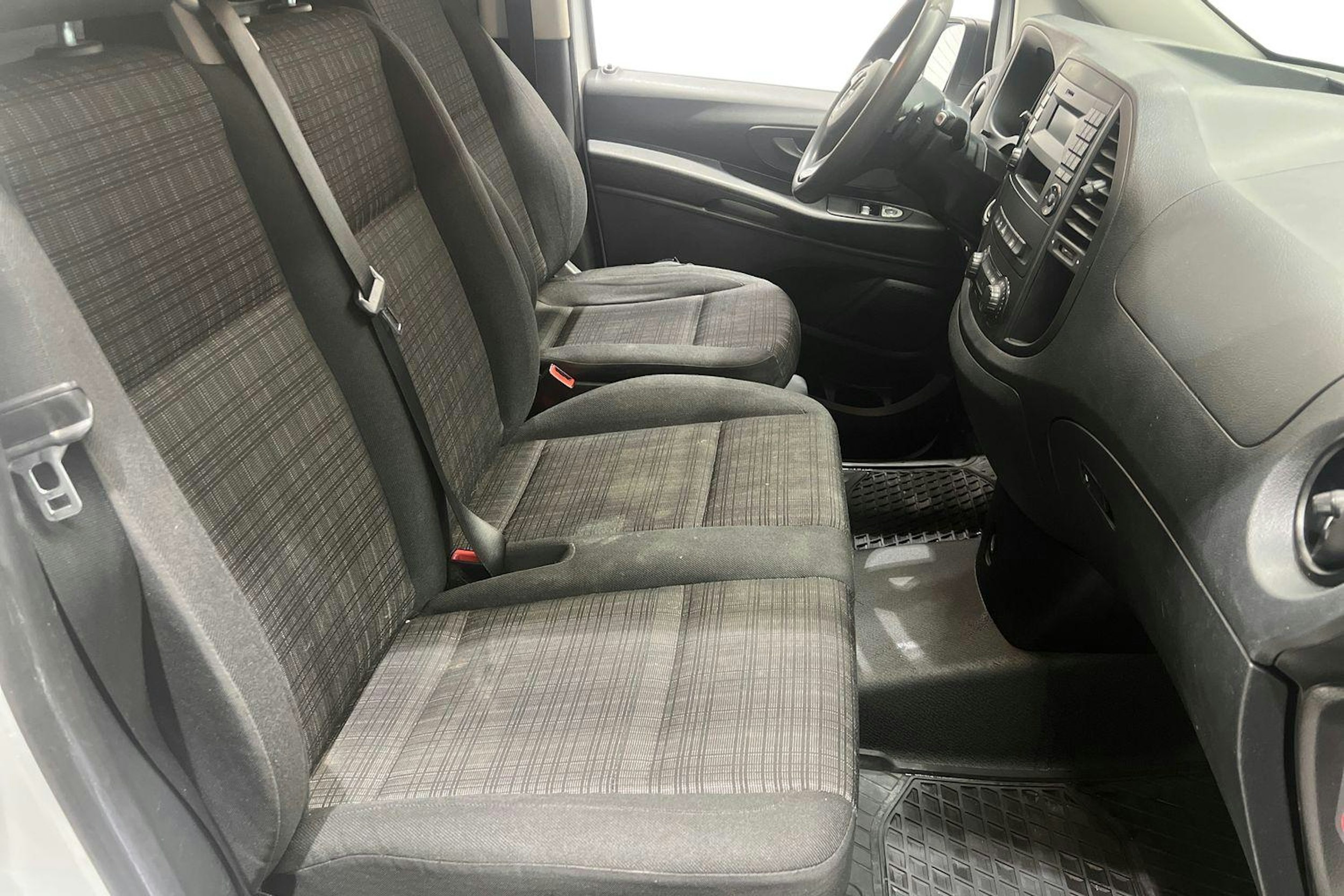 valkoinen Mercedes-Benz Vito 2017 kuva 11.