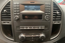 valkoinen Mercedes-Benz Vito 2017 kuva 16.