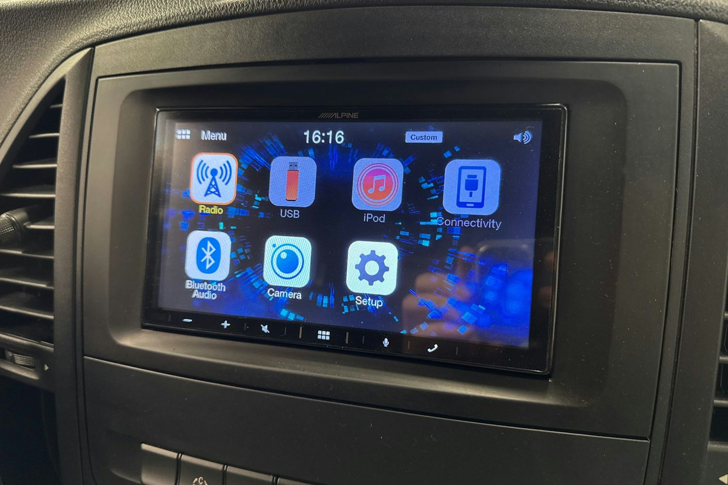 valkoinen Mercedes-Benz Vito 2017 kuva 15.