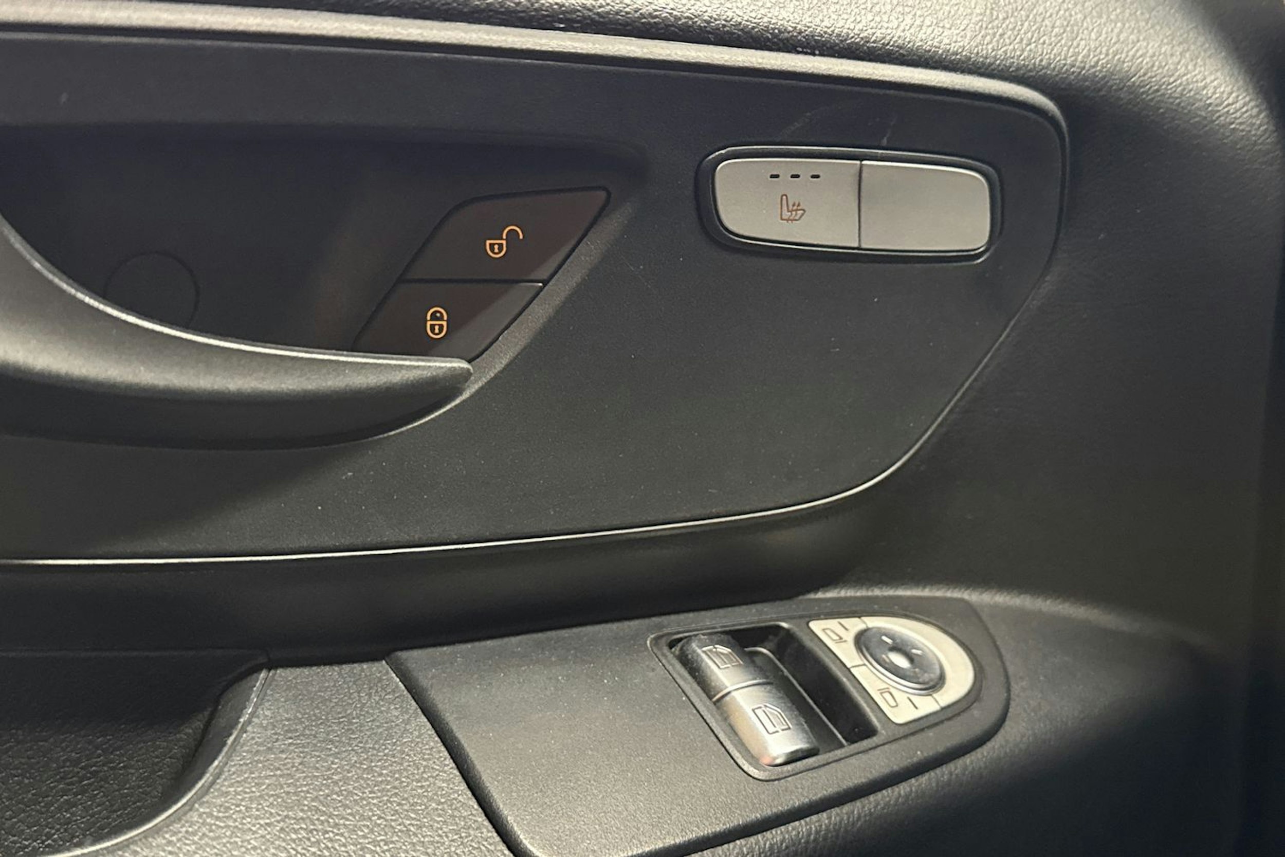 valkoinen Mercedes-Benz Vito 2017 kuva 18.