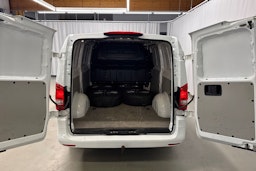 valkoinen Mercedes-Benz Vito 2017 kuva 19.