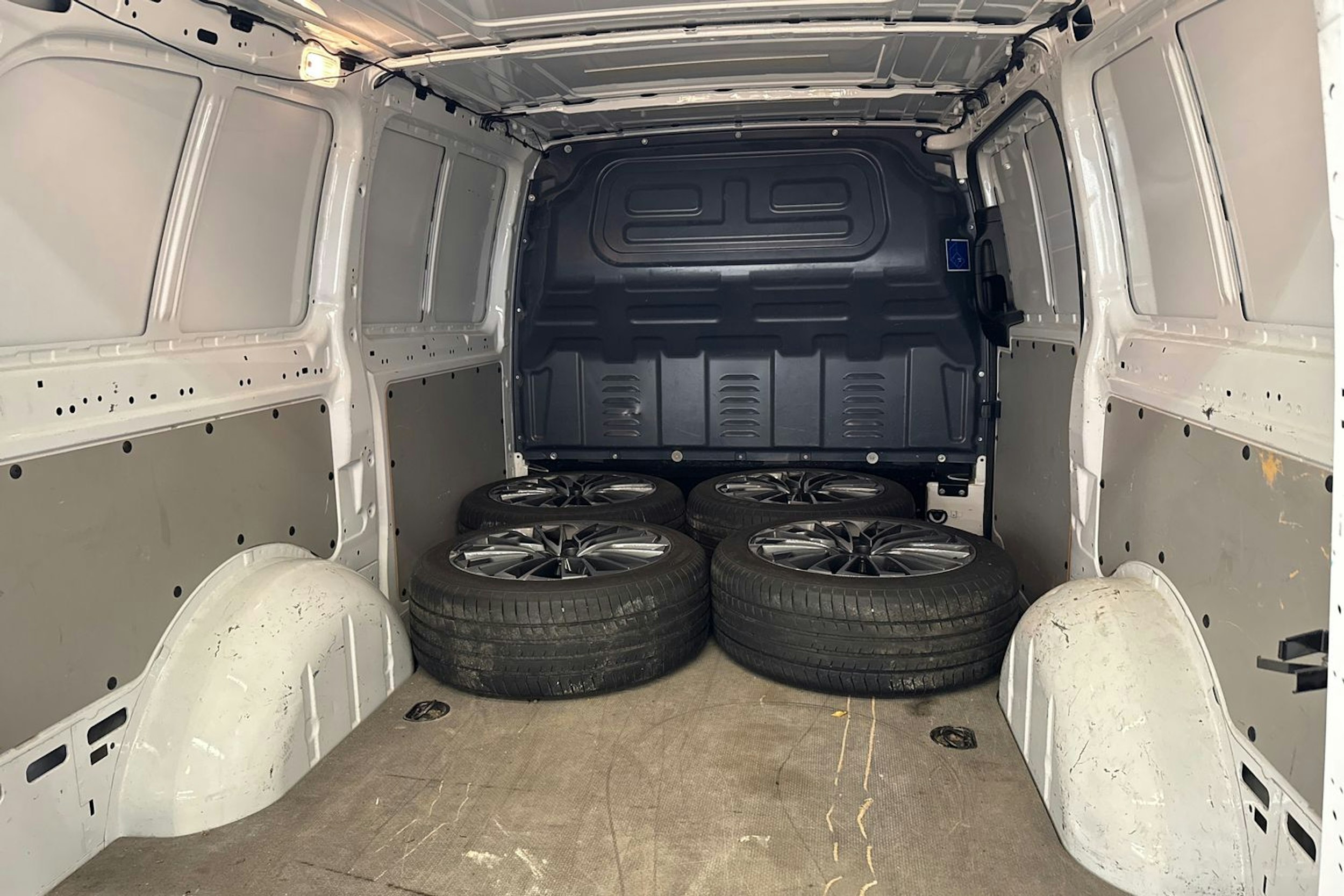 valkoinen Mercedes-Benz Vito 2017 kuva 20.