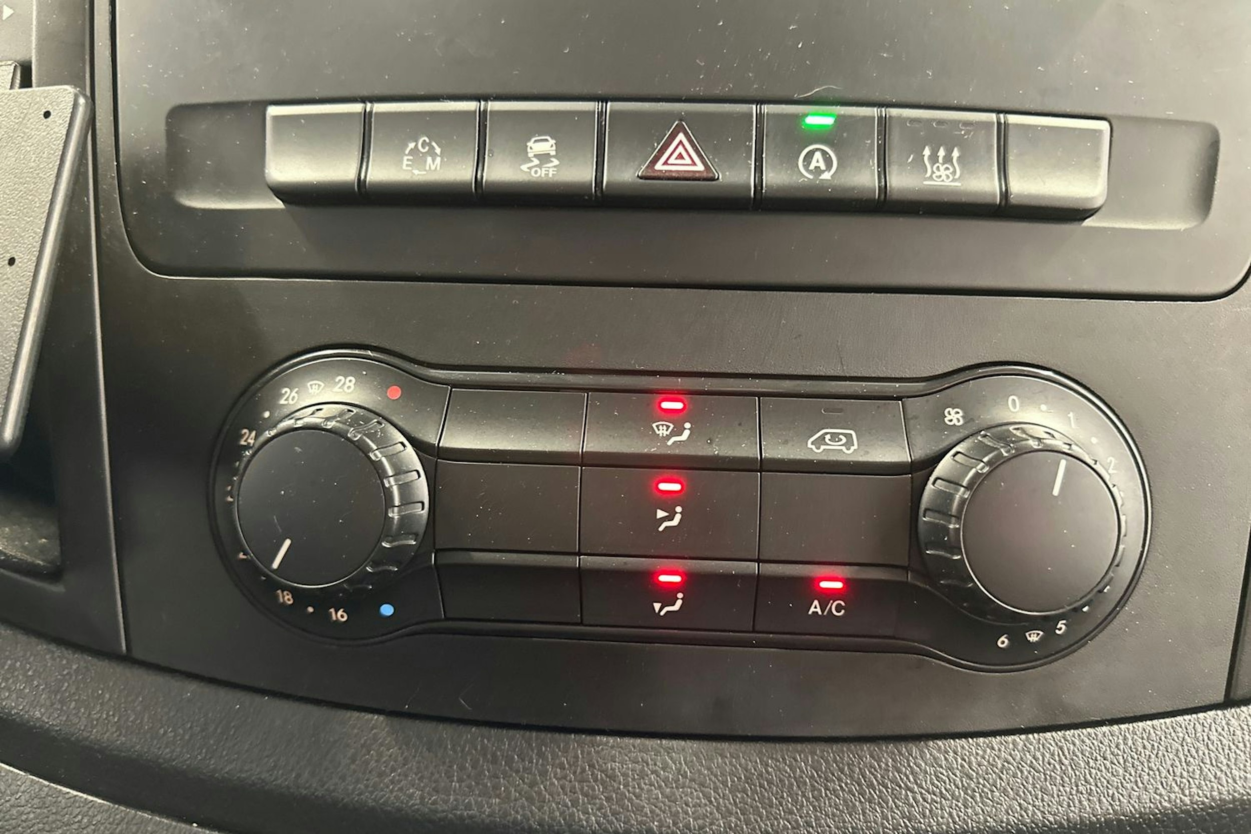 valkoinen Mercedes-Benz Vito 2017 kuva 17.