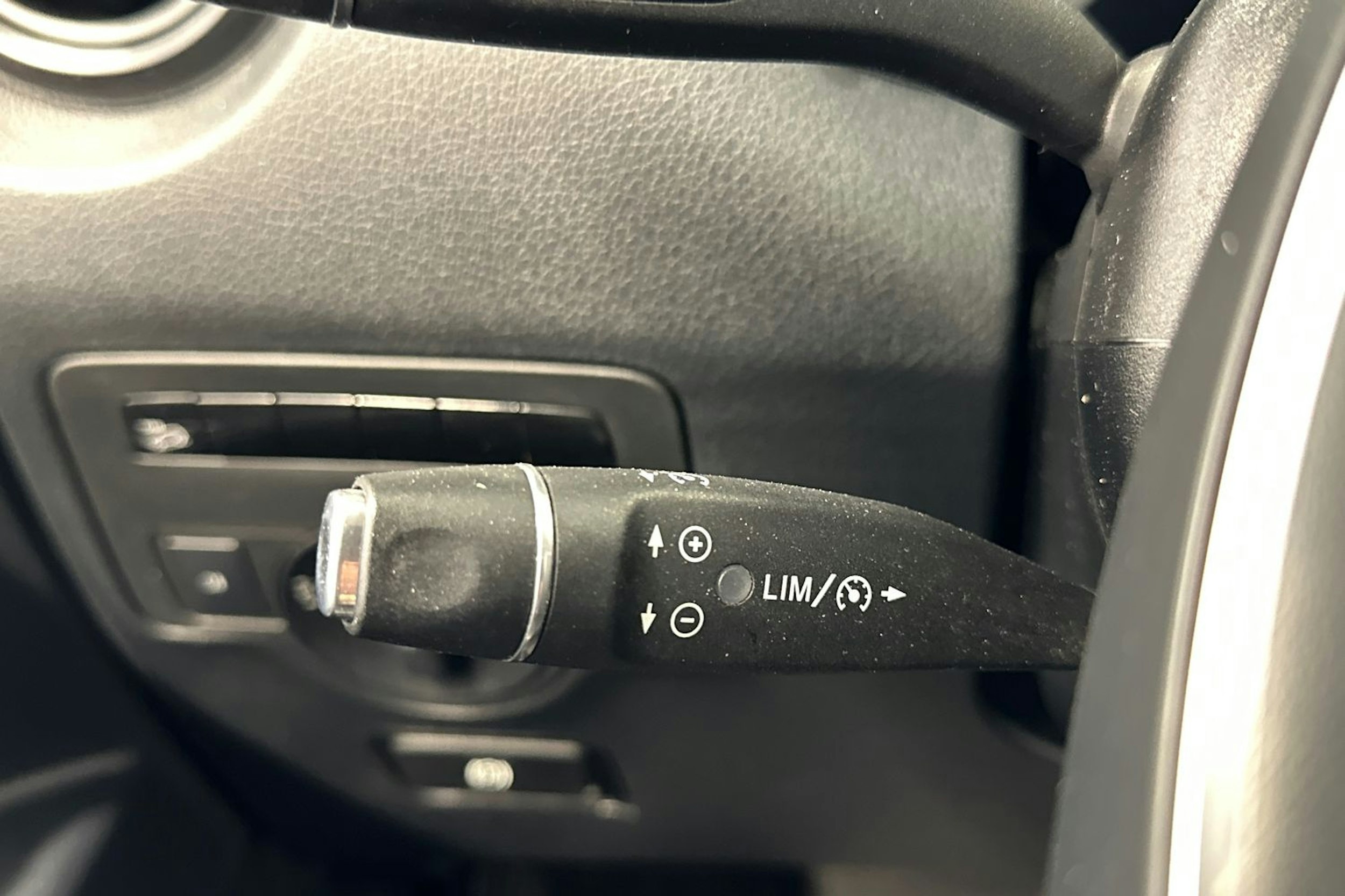 valkoinen Mercedes-Benz Vito 2017 kuva 18.