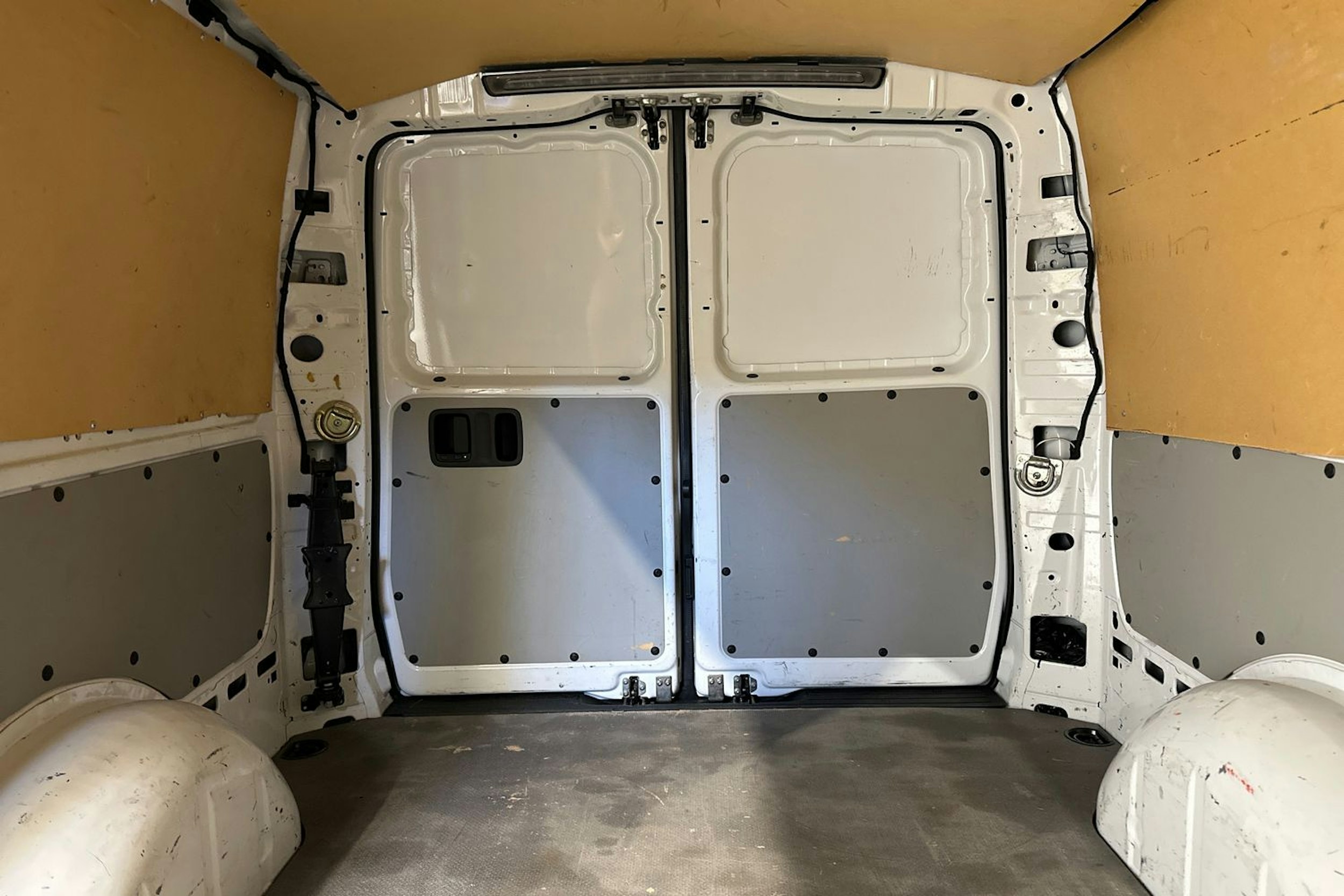 valkoinen Mercedes-Benz Vito 2017 kuva 24.
