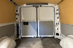 valkoinen Mercedes-Benz Vito 2017 kuva 24.