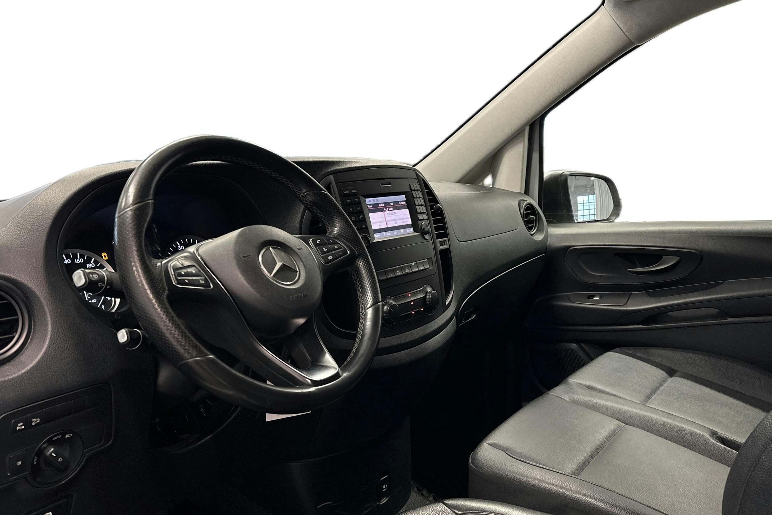 valkoinen Mercedes-Benz Vito 2018 kuva 3.