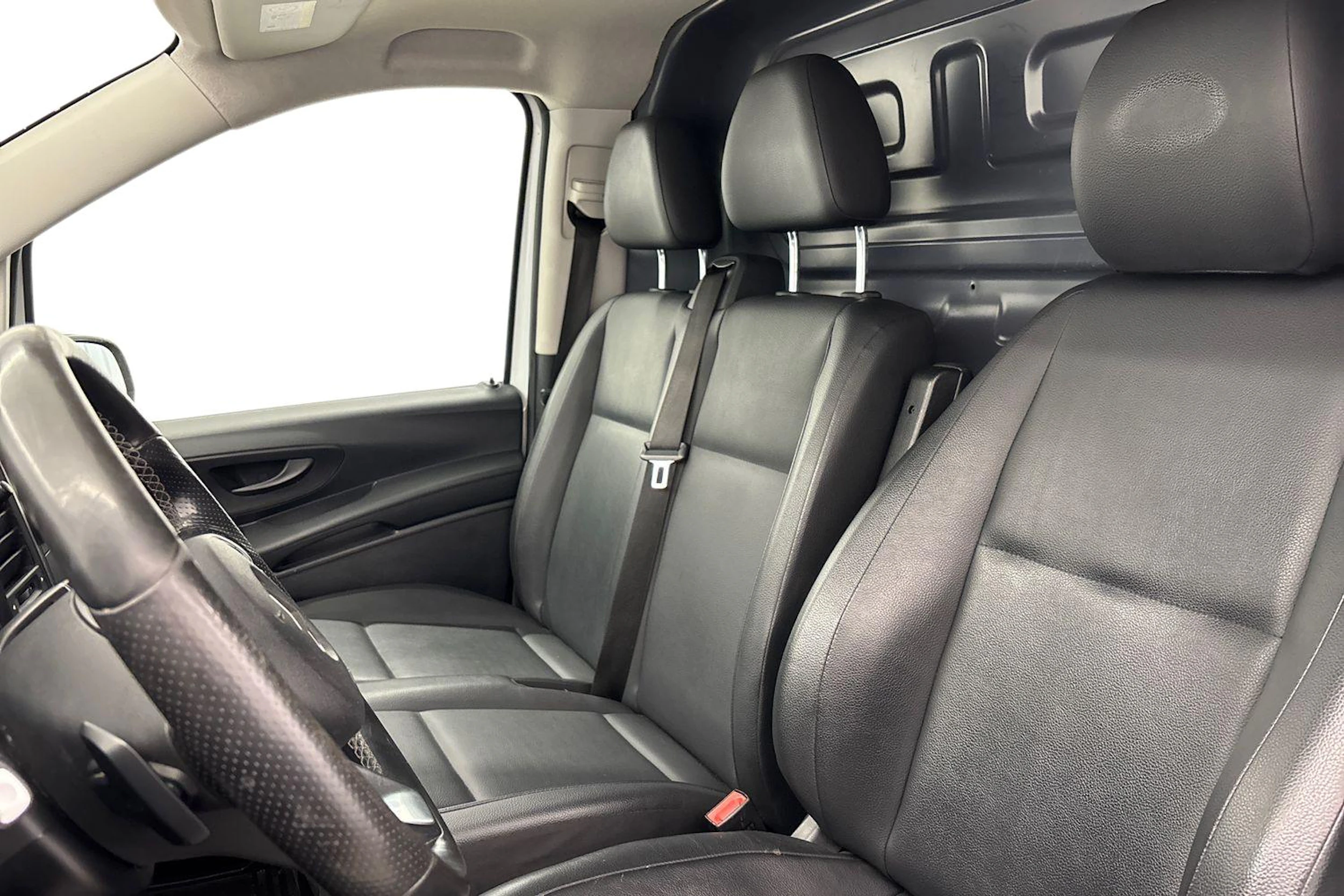 valkoinen Mercedes-Benz Vito 2018 kuva 11.