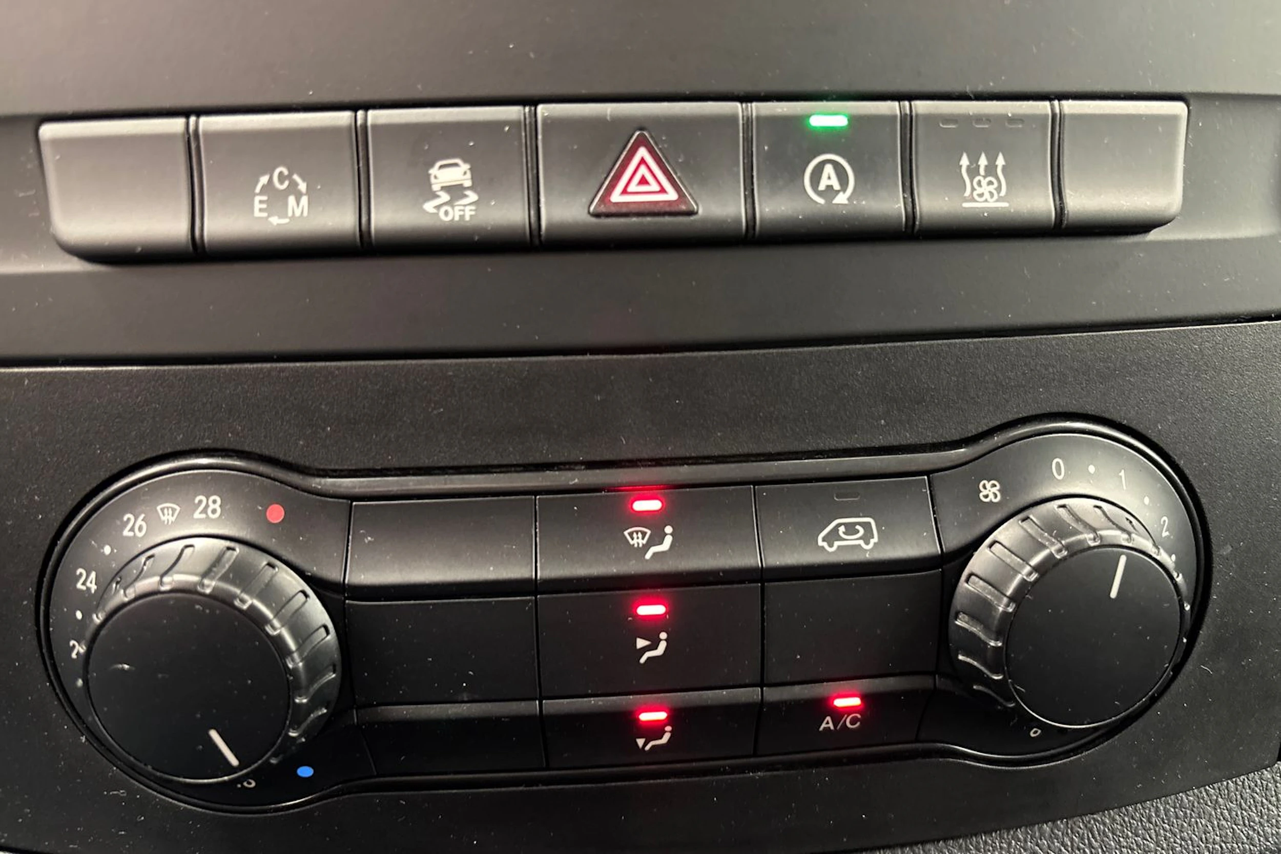 valkoinen Mercedes-Benz Vito 2018 kuva 19.