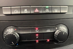 valkoinen Mercedes-Benz Vito 2018 kuva 19.