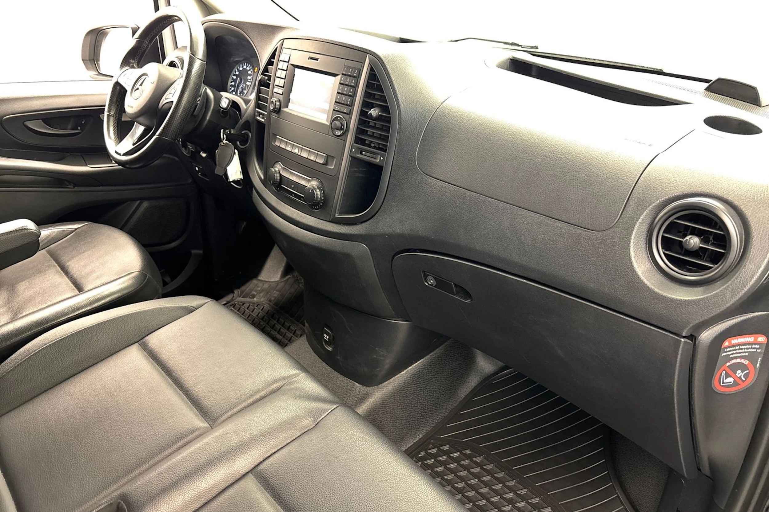 valkoinen Mercedes-Benz Vito 2018 kuva 21.