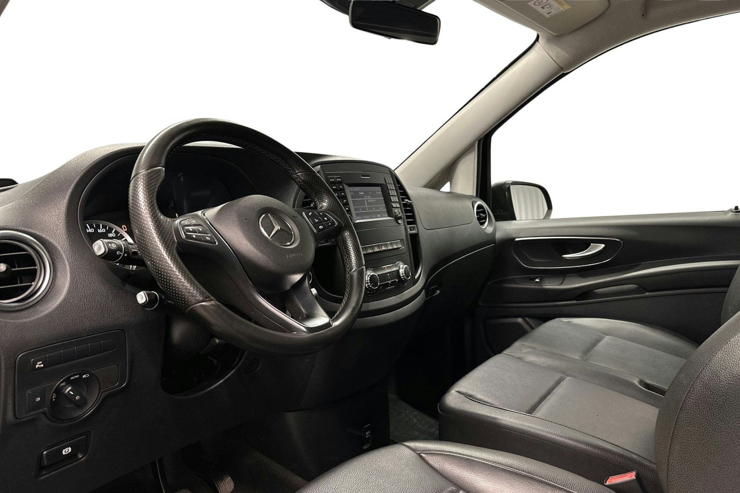 musta Mercedes-Benz Vito 2018 kuva 6.