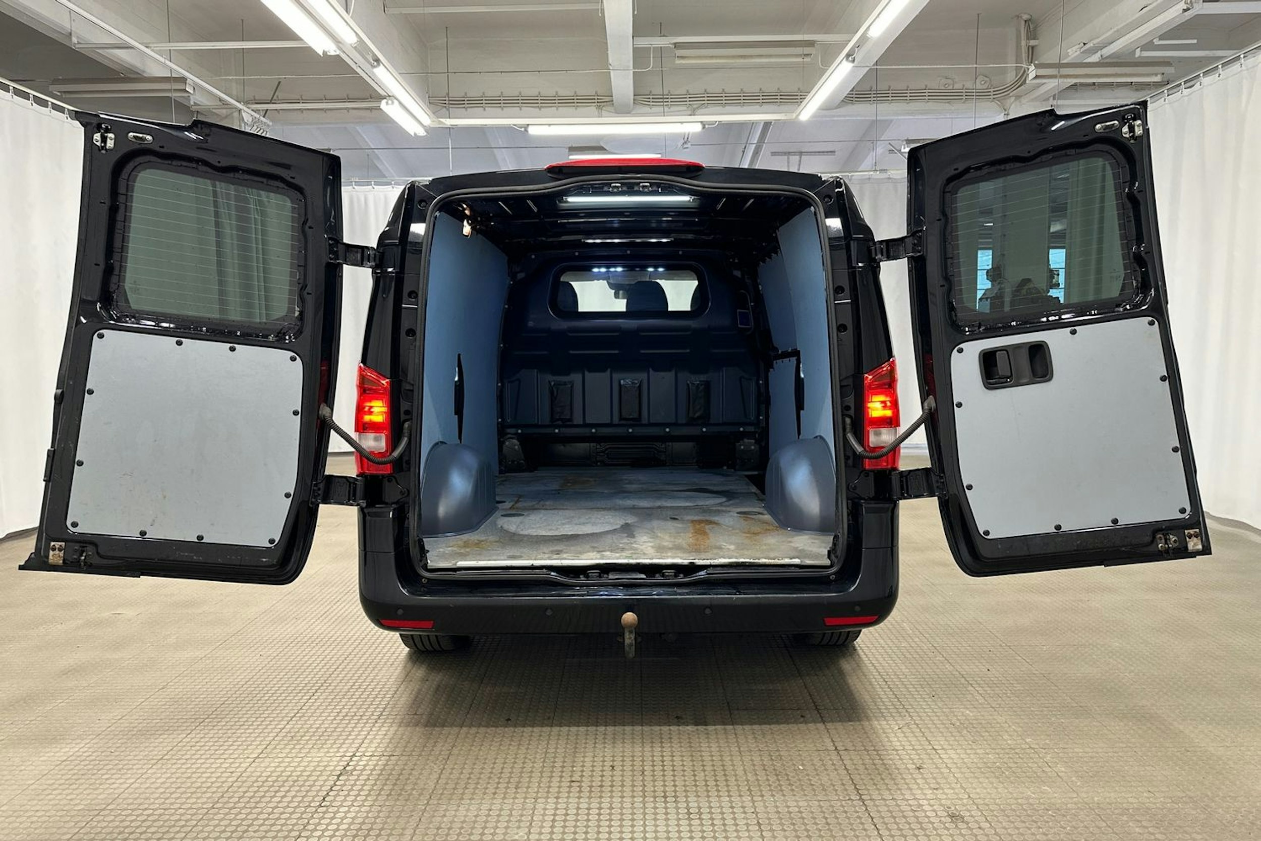 musta Mercedes-Benz Vito 2018 kuva 10.