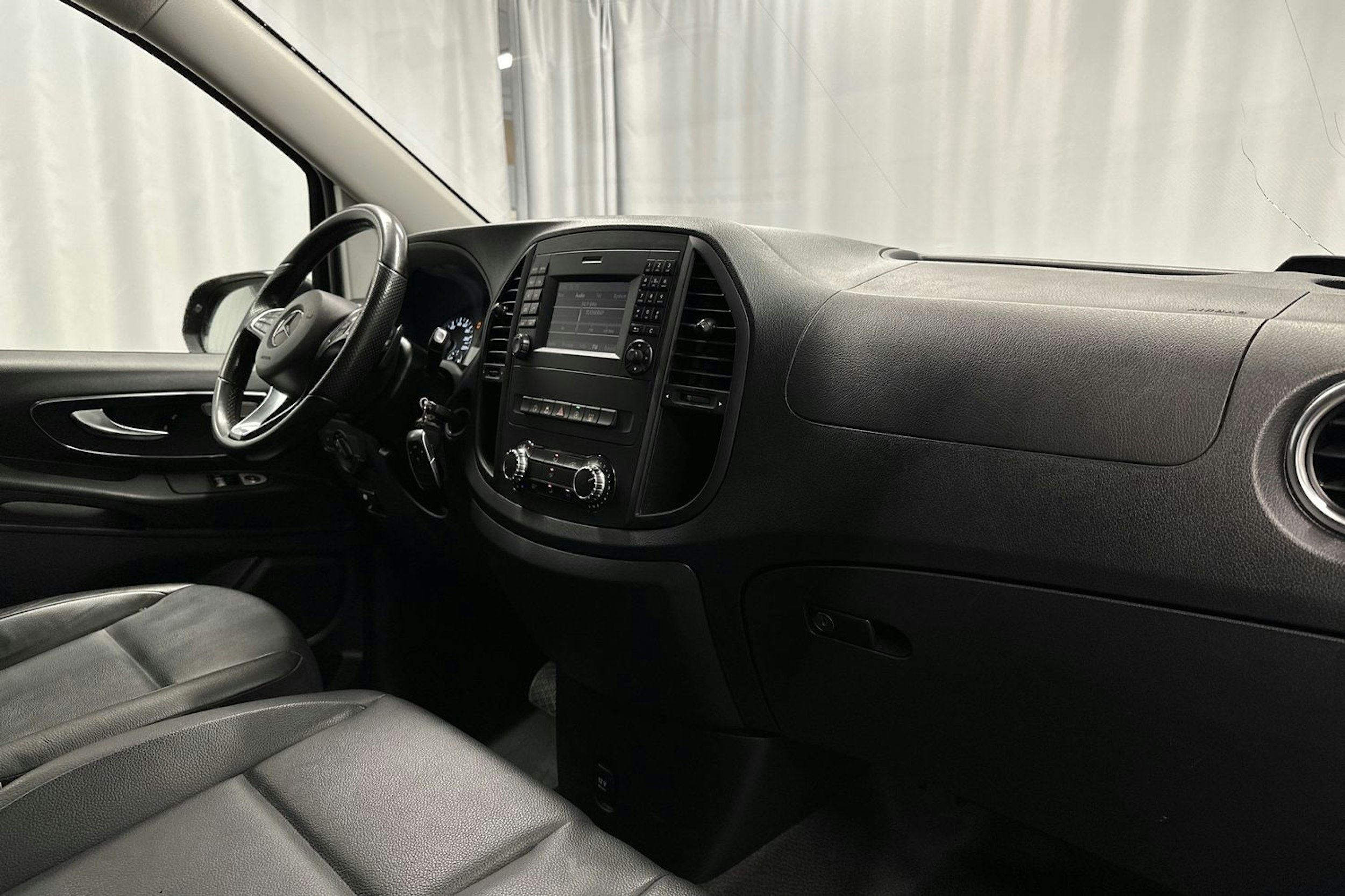 musta Mercedes-Benz Vito 2018 kuva 13.