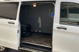valkoinen Mercedes-Benz Vito 2018 kuva 13.