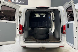 valkoinen Mercedes-Benz Vito 2018 kuva 15.