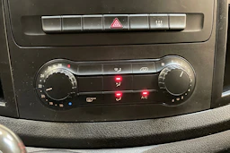 valkoinen Mercedes-Benz Vito 2018 kuva 20.