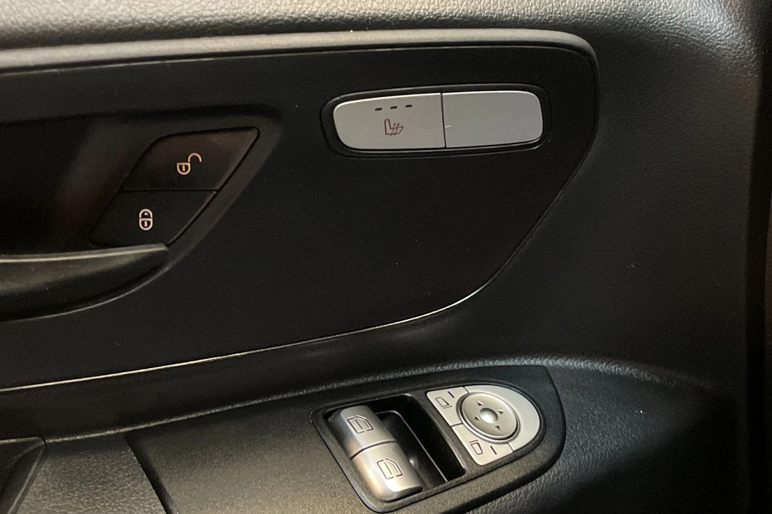 valkoinen Mercedes-Benz Vito 2018 kuva 22.