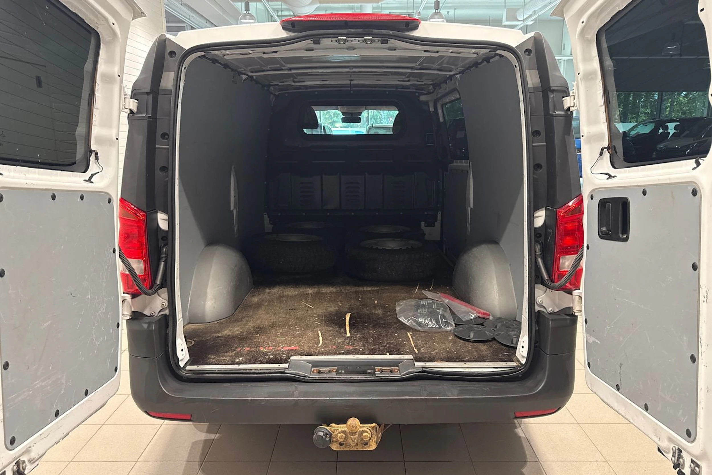 Valkoinen Mercedes-Benz VITO 2018 kuva 16.