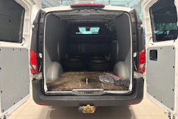 Valkoinen Mercedes-Benz VITO 2018 kuva 16.