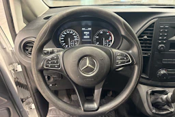 Valkoinen Mercedes-Benz VITO 2018 kuva 18.