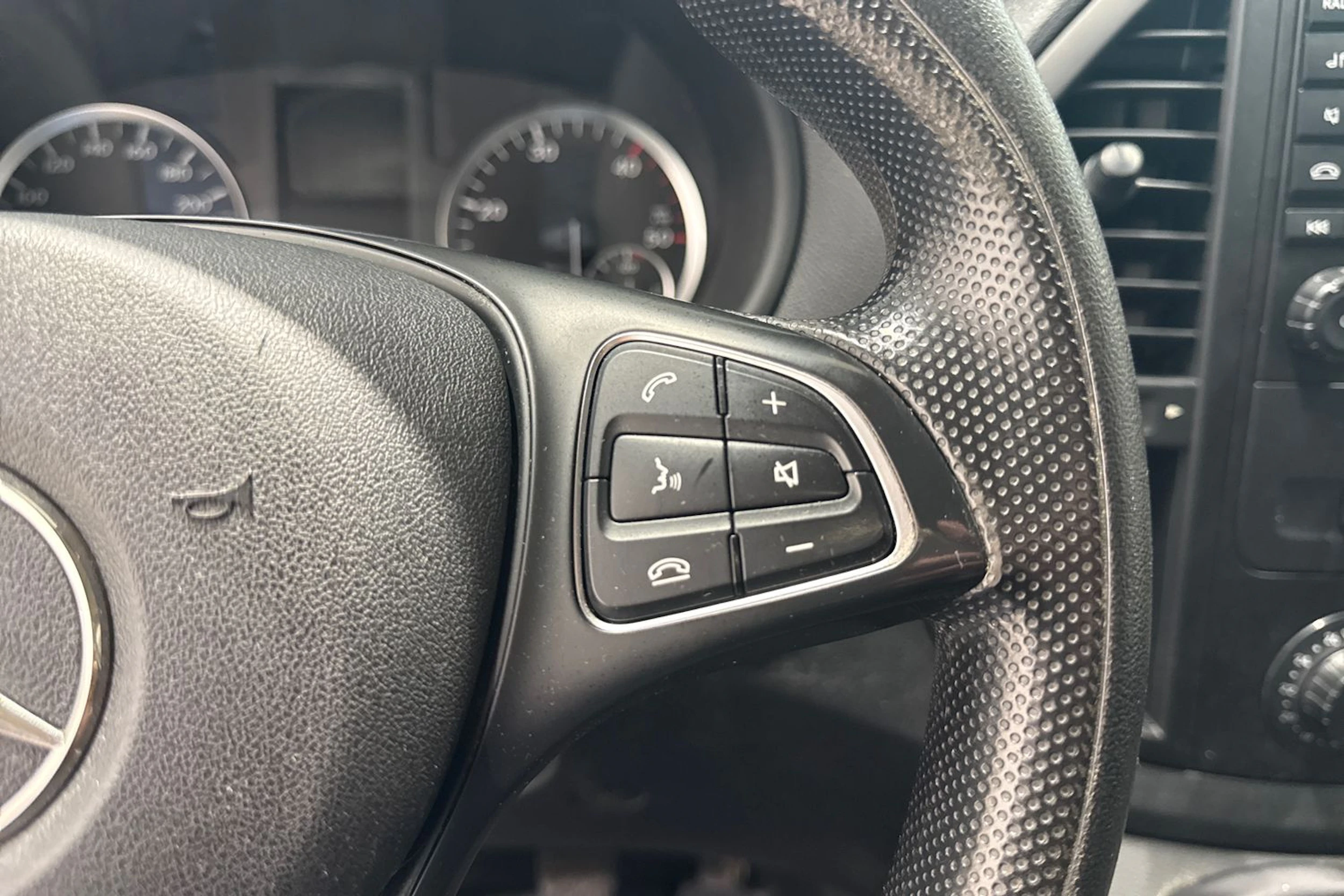 Valkoinen Mercedes-Benz VITO 2018 kuva 21.