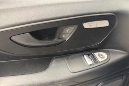 Valkoinen Mercedes-Benz VITO 2018 kuva 22.