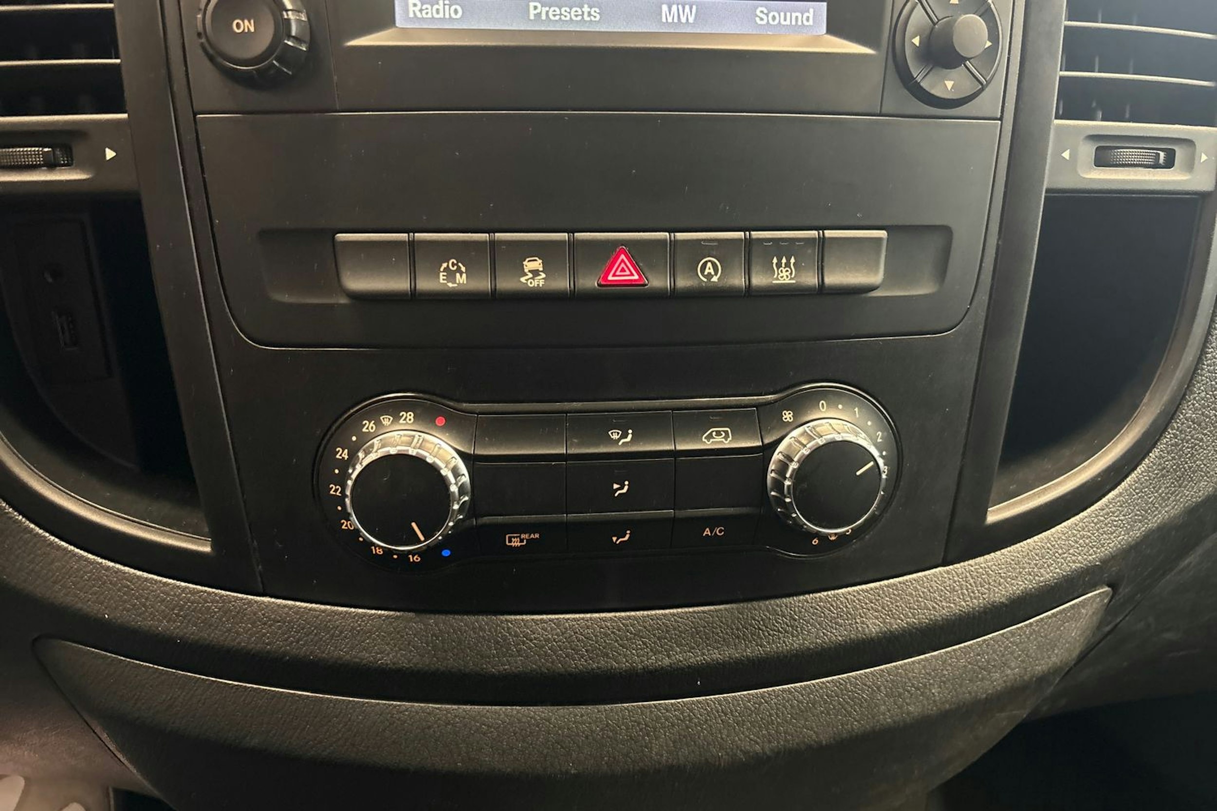 Harmaa Mercedes-Benz VITO 2018 kuva 19.