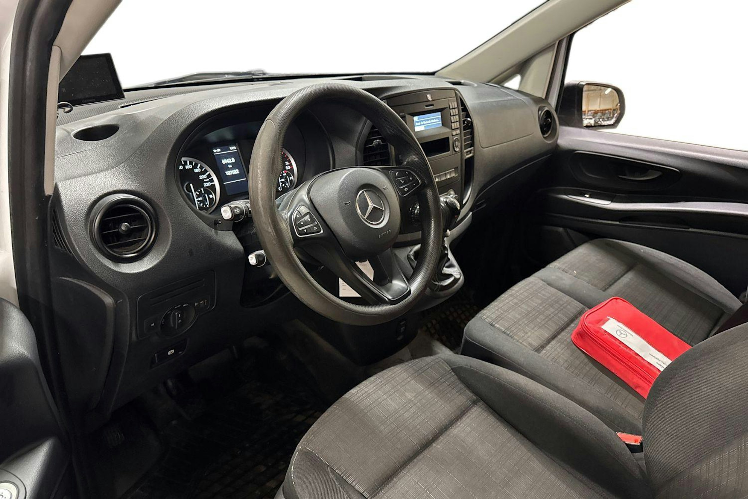 valkoinen Mercedes-Benz Vito 2018 kuva 3.