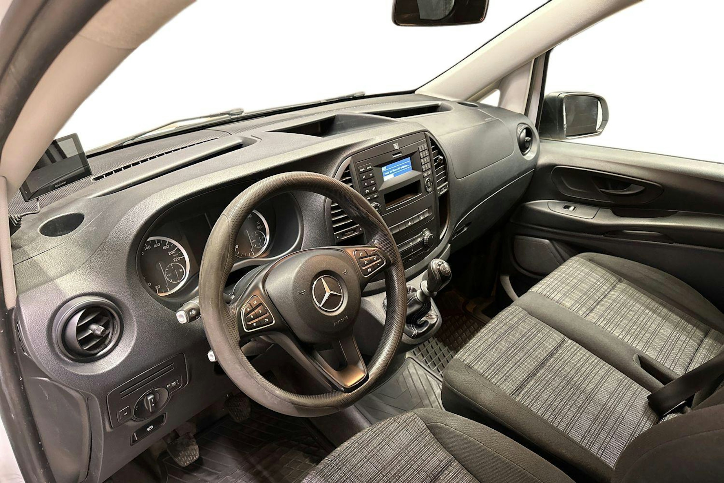 valkoinen Mercedes-Benz Vito 2018 kuva 9.