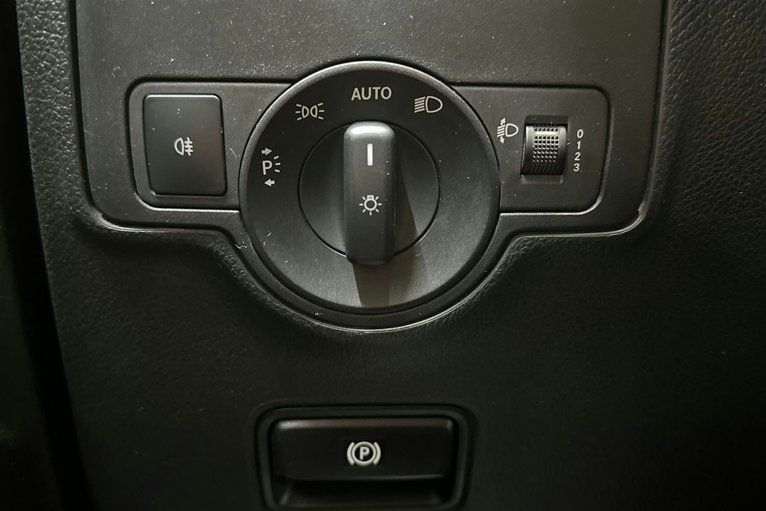 valkoinen Mercedes-Benz Vito 2018 kuva 15.