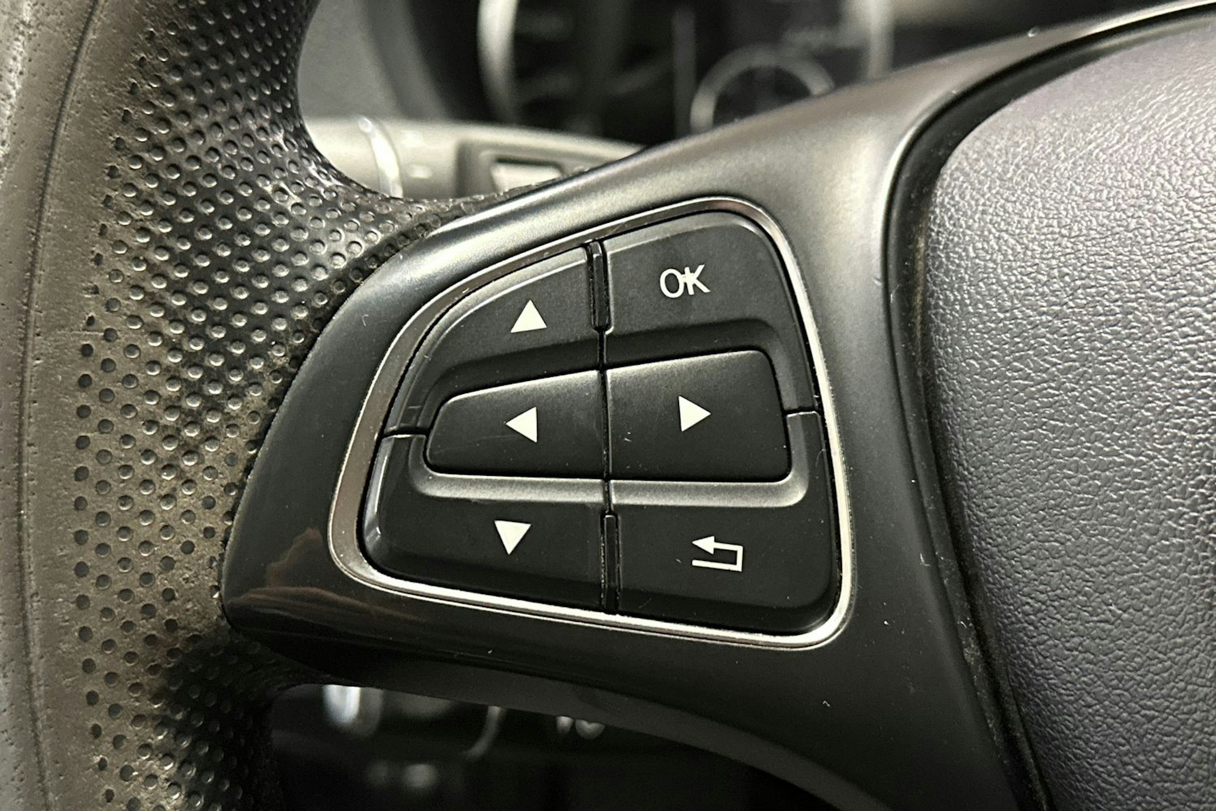 valkoinen Mercedes-Benz Vito 2018 kuva 17.