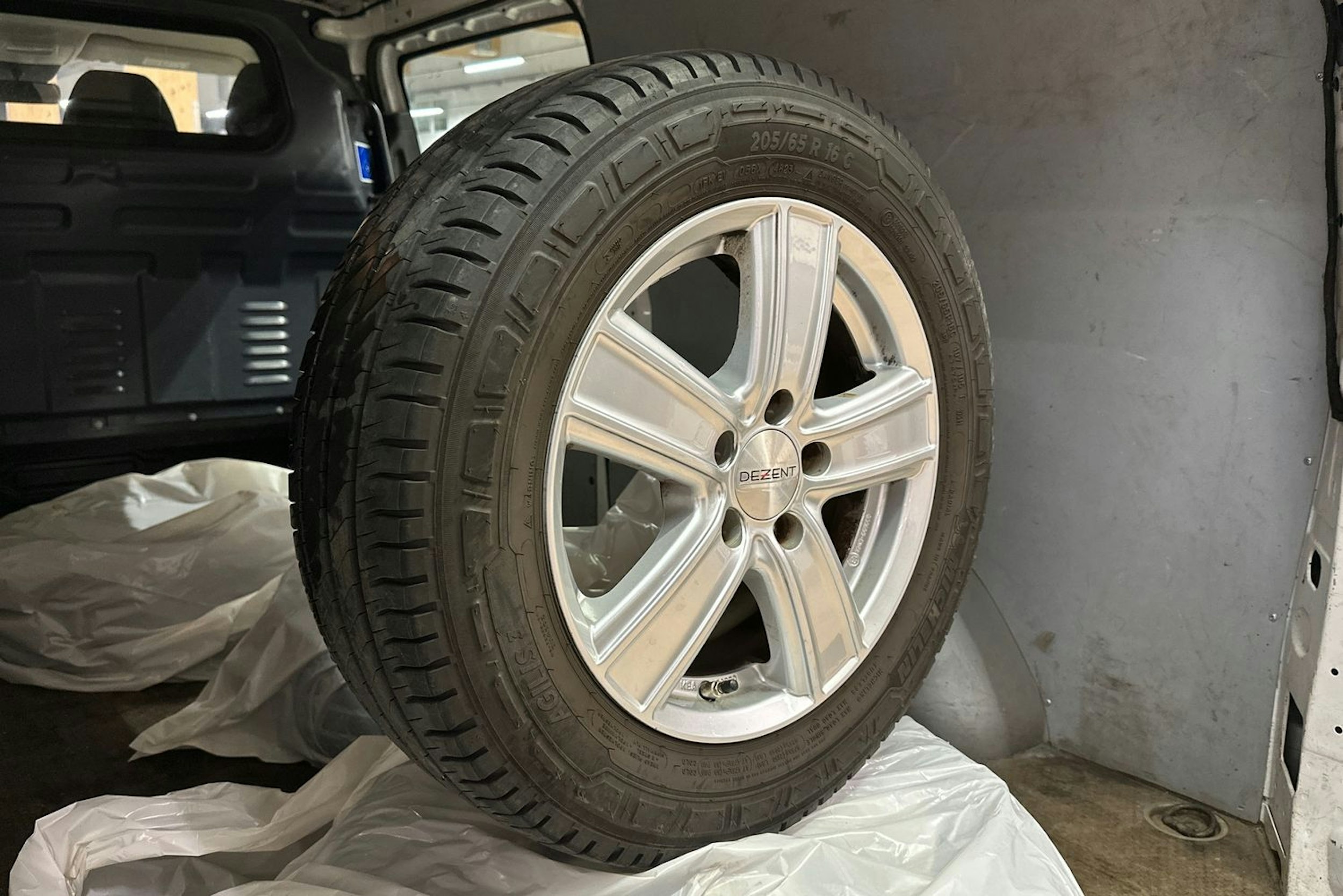 valkoinen Mercedes-Benz Vito 2018 kuva 27.