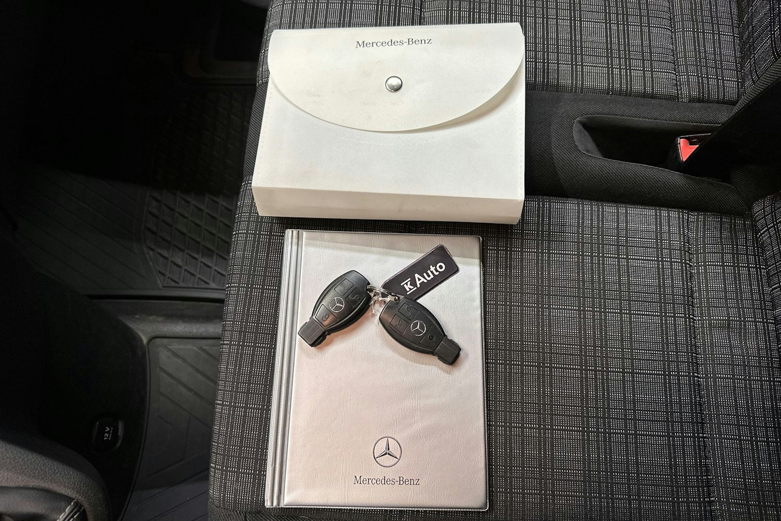 valkoinen Mercedes-Benz Vito 2018 kuva 29.