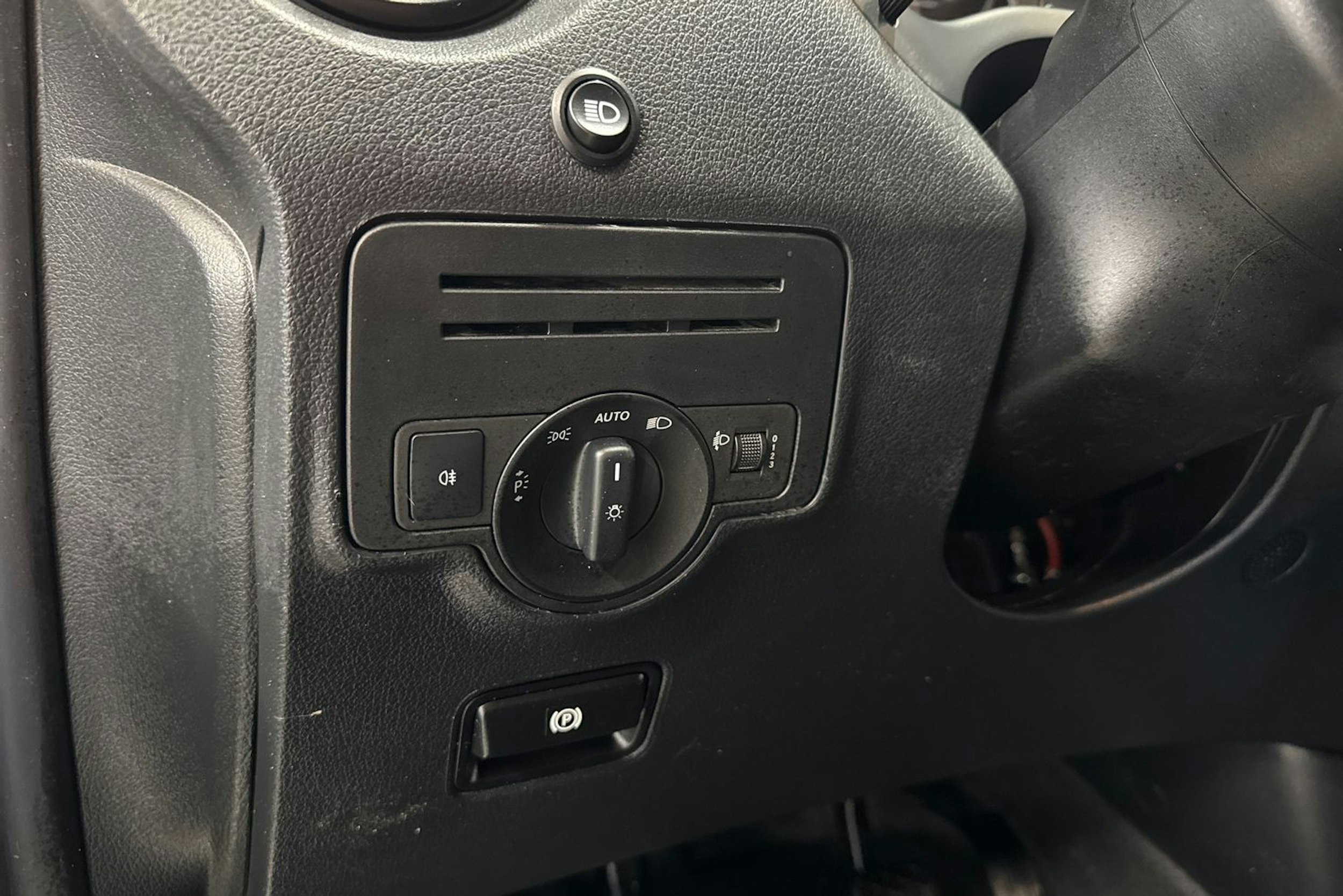 valkoinen Mercedes-Benz Vito 2018 kuva 14.