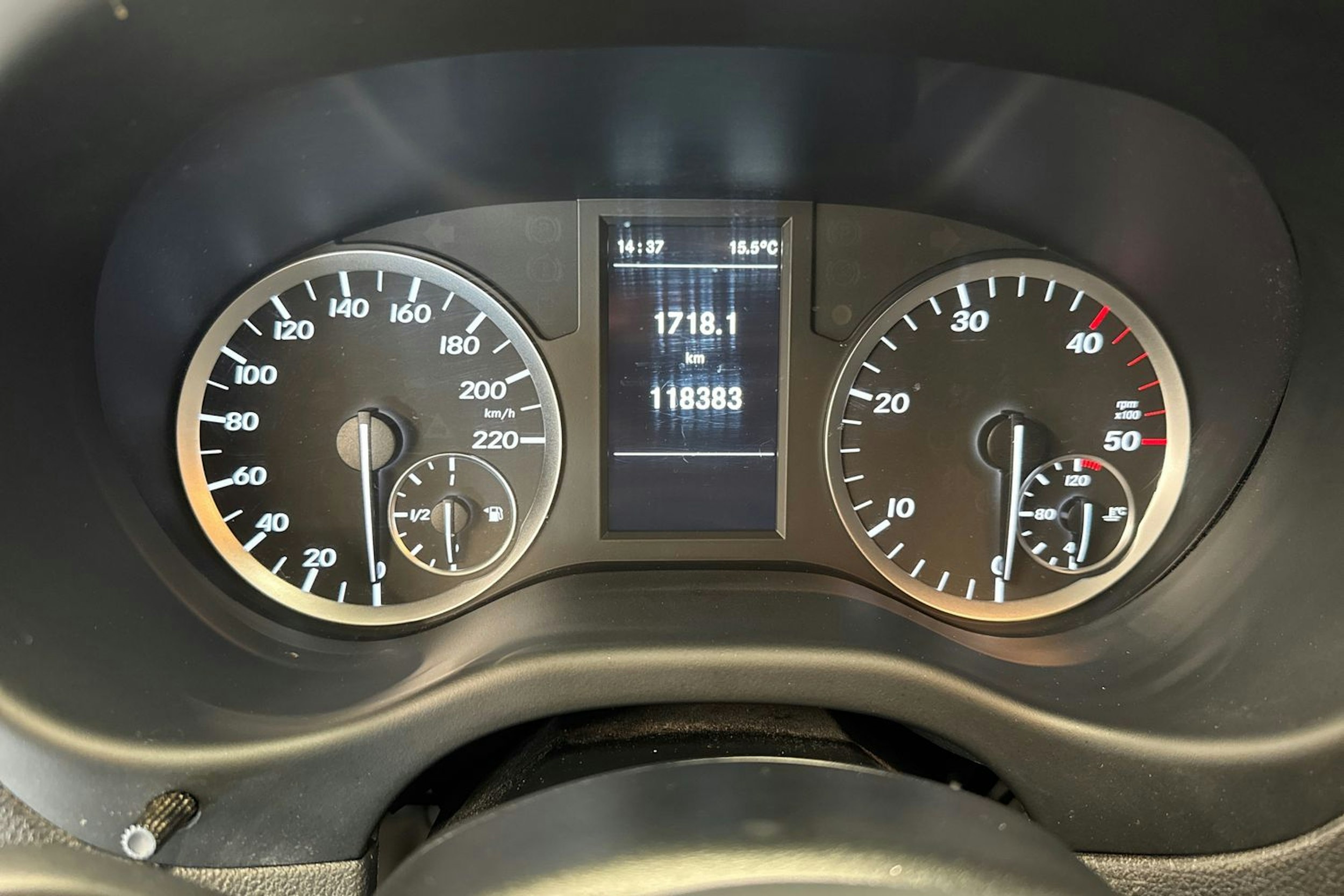 valkoinen Mercedes-Benz Vito 2018 kuva 15.